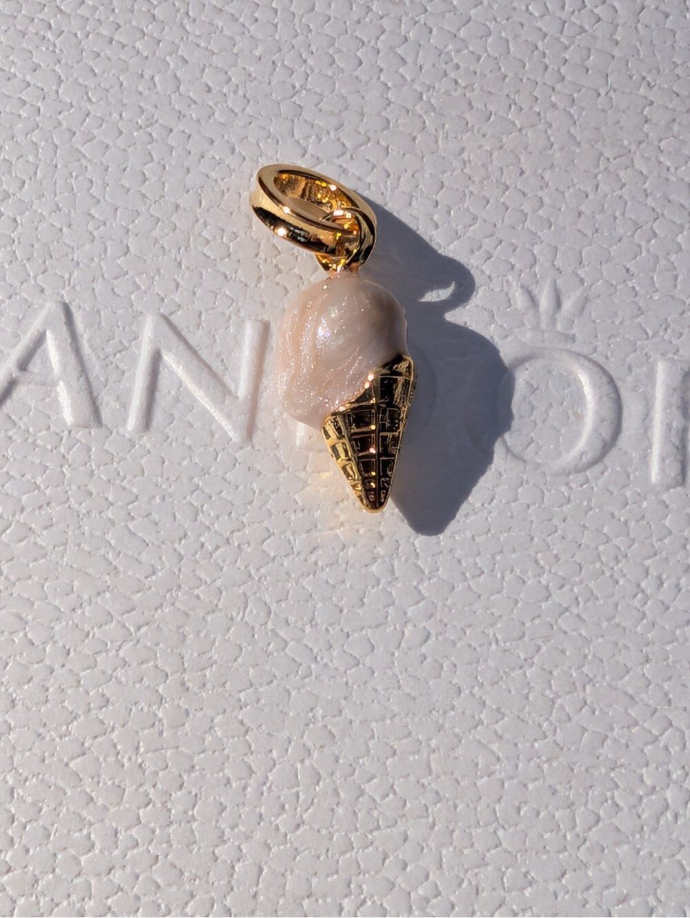Pandora ale charm pearl ice cream